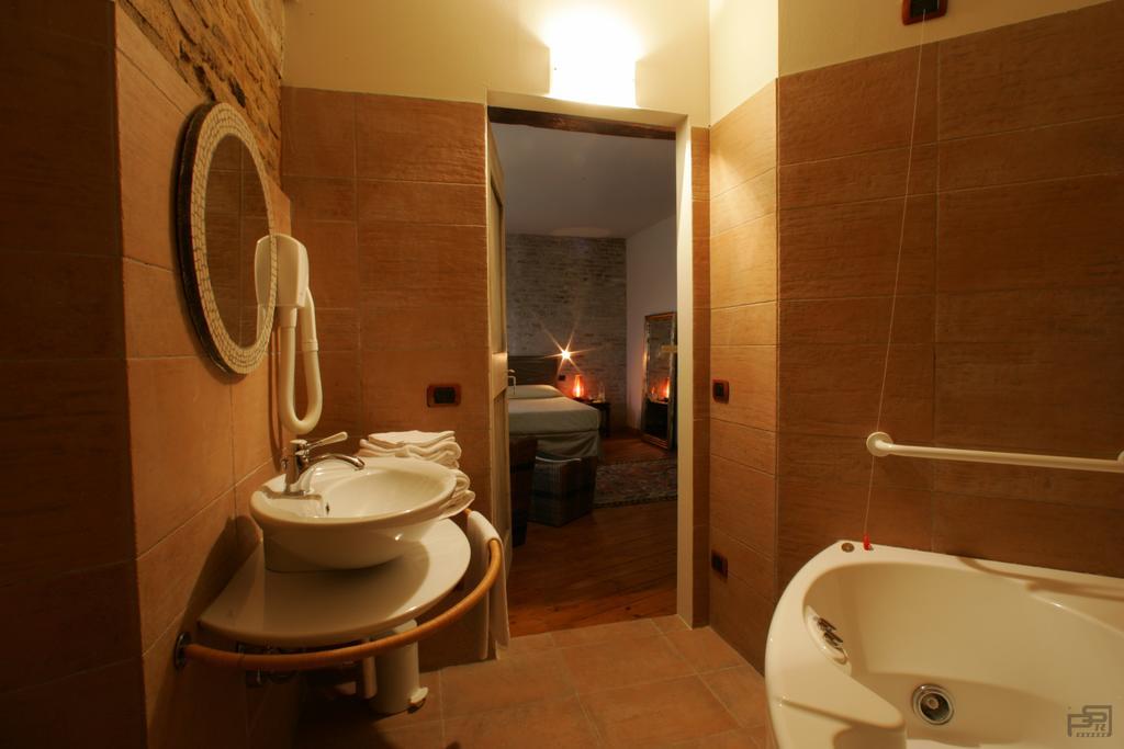 Ristorante Country House Isolabelgatto Villa Fano Phòng bức ảnh